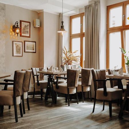 Hotel Schwarzer Adler Stendal Dış mekan fotoğraf